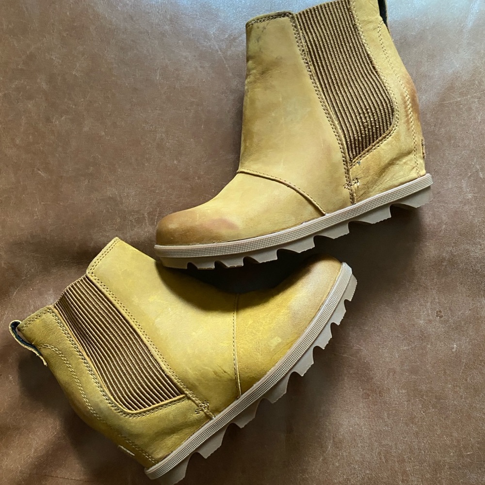 Sorel Joan of Arctic Wedge II Chelsea Ankle Boots Women’s 7.5